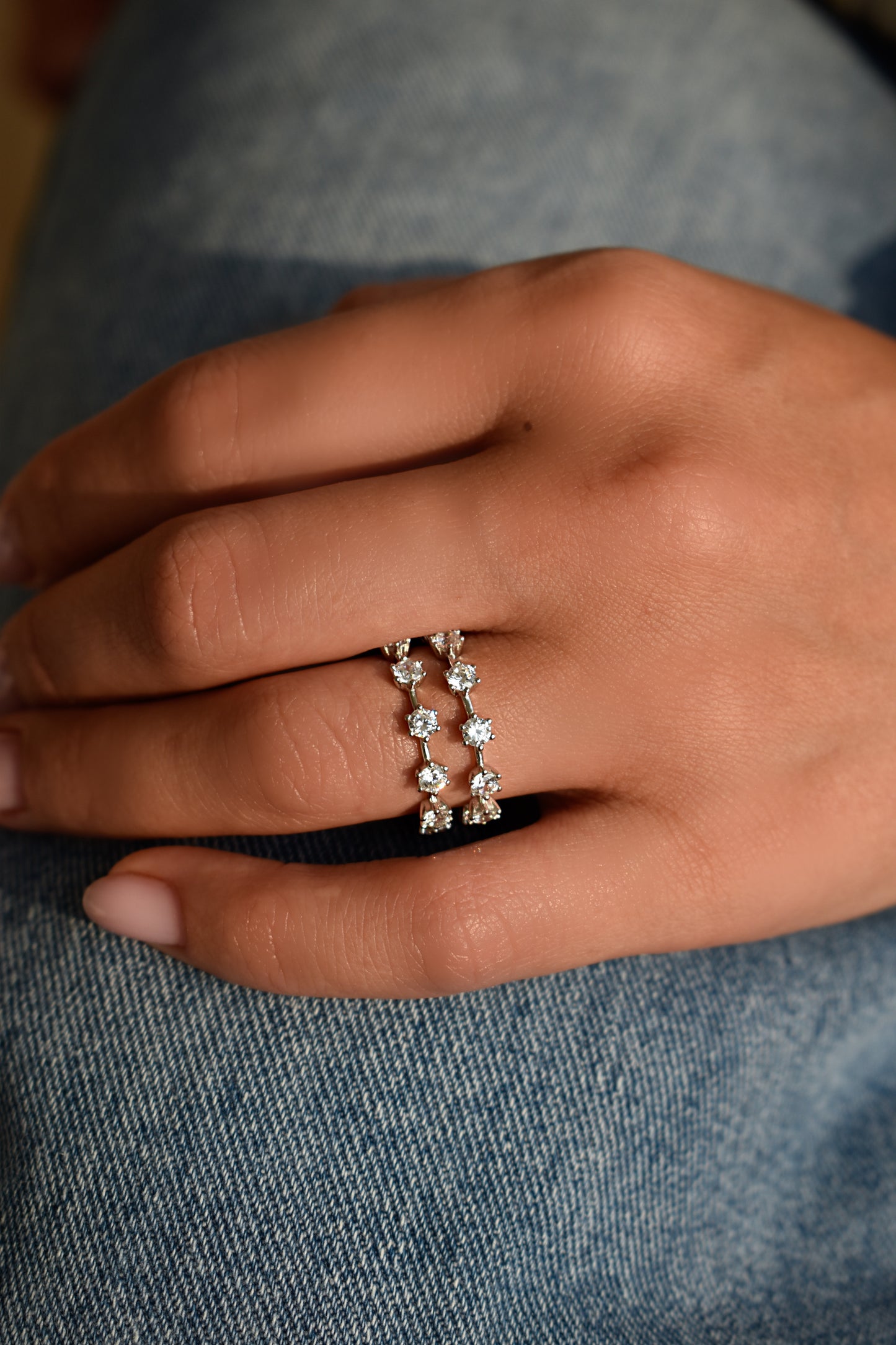 Two Pieces Round Cut Bar Stacked Bands