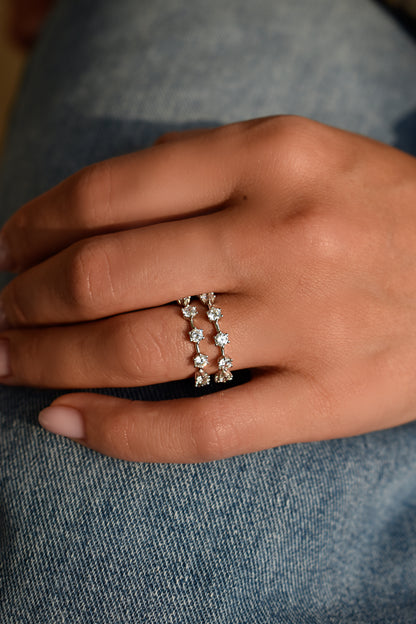 Two Pieces Round Cut Bar Stacked Bands